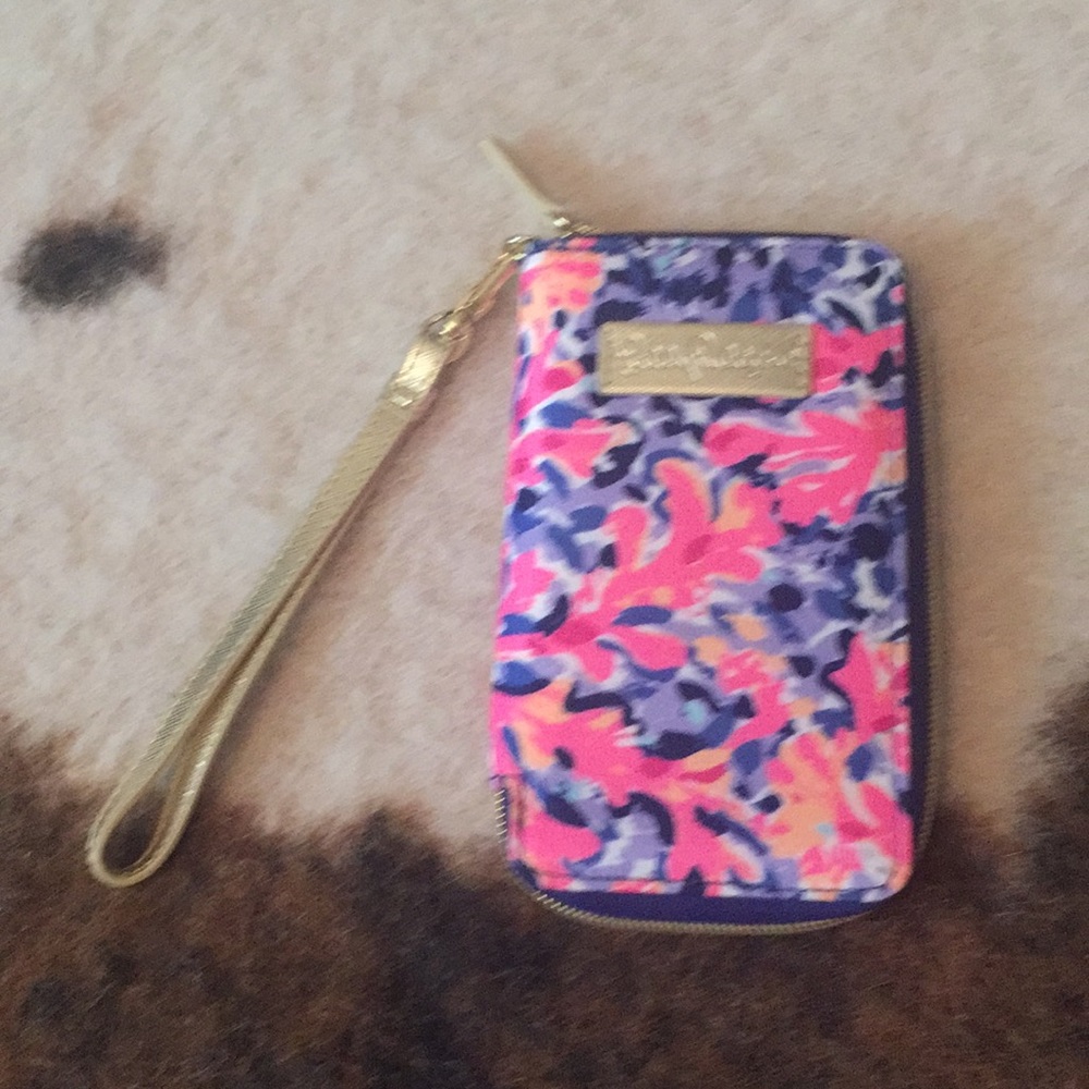 New NWT Lilly Pulitzer Wristlet Smart Phone